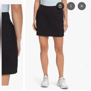 The North Face Women's Black Skort